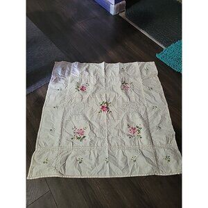 Table Cover White Embroidered Floral Lace Cutwork Spring Cottage  32 Square Vtg